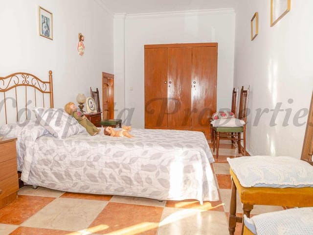 Image No.8-3 Bed Townhouse for sale