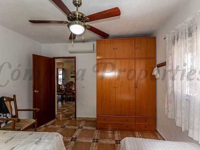 Image No.15-3 Bed Villa for sale