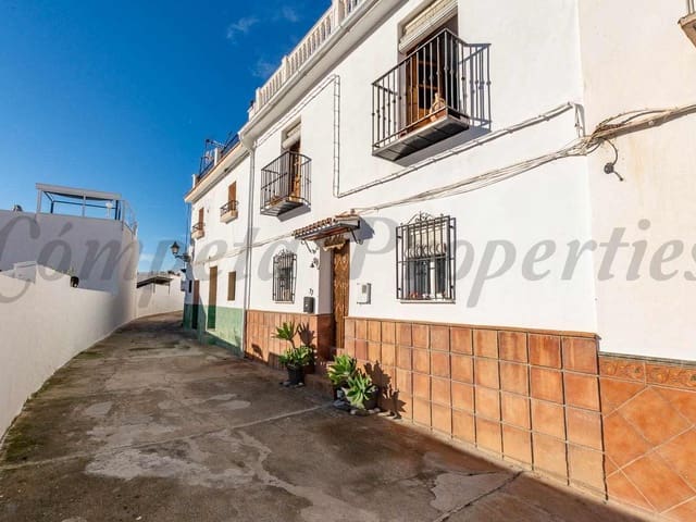 Image No.19-3 Bed Townhouse for sale