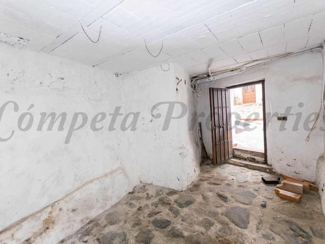 Image No.19-3 Bed Townhouse for sale