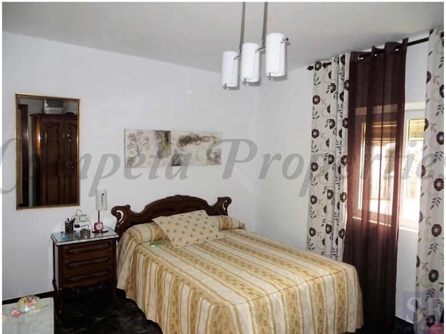 Image No.8-3 Bed Townhouse for sale