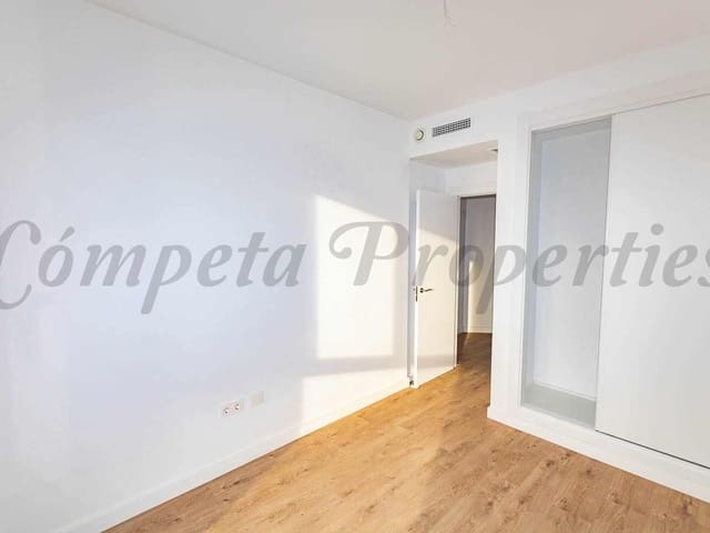 Image No.12-2 Bed Property for sale