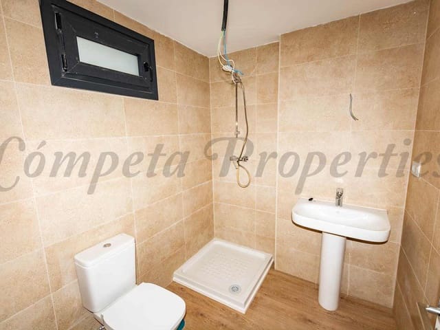 Image No.13-2 Bed Property for sale