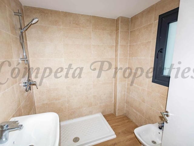 Image No.9-2 Bed Property for sale