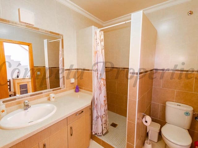 Image No.8-2 Bed Townhouse for sale