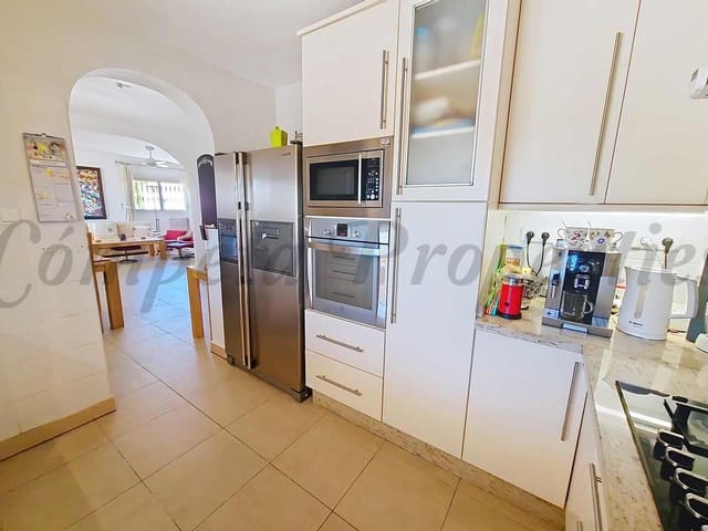 Image No.11-Villa de 4 chambres à vendre à Vélez-Málaga