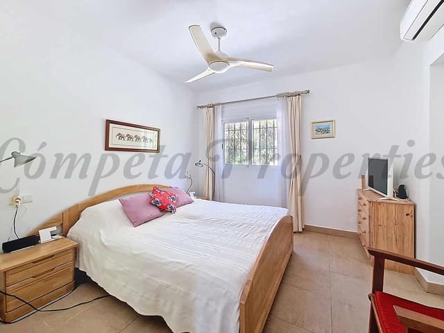 Image No.12-Villa de 4 chambres à vendre à Vélez-Málaga