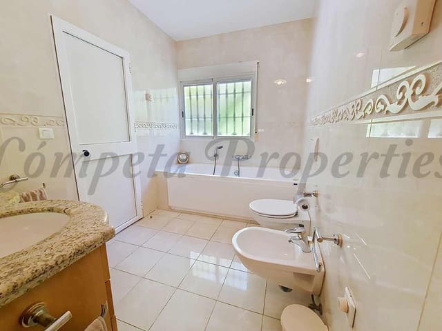 Image No.15-Villa de 4 chambres à vendre à Vélez-Málaga