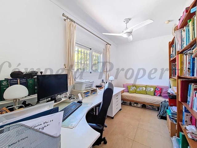 Image No.8-Villa de 4 chambres à vendre à Vélez-Málaga