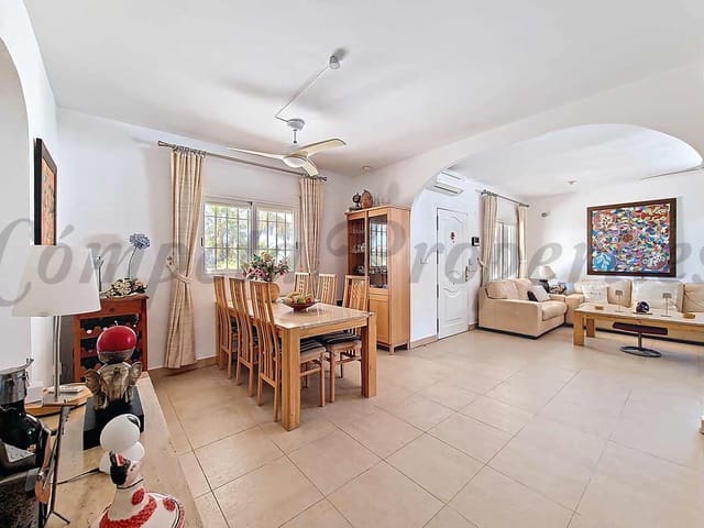 Image No.9-Villa de 4 chambres à vendre à Vélez-Málaga