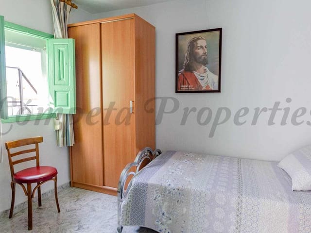 Image No.8-2 Bed Townhouse for sale