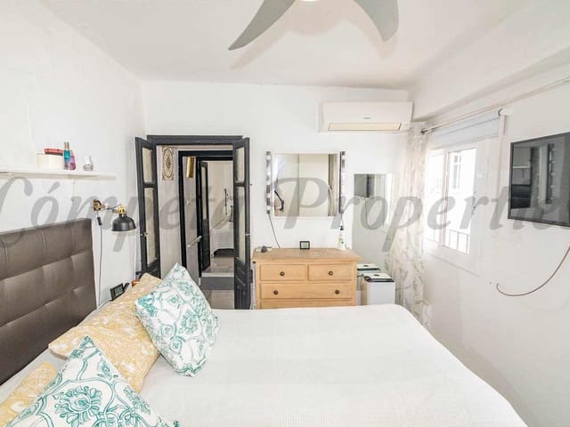 Image No.17-2 Bed Townhouse for sale