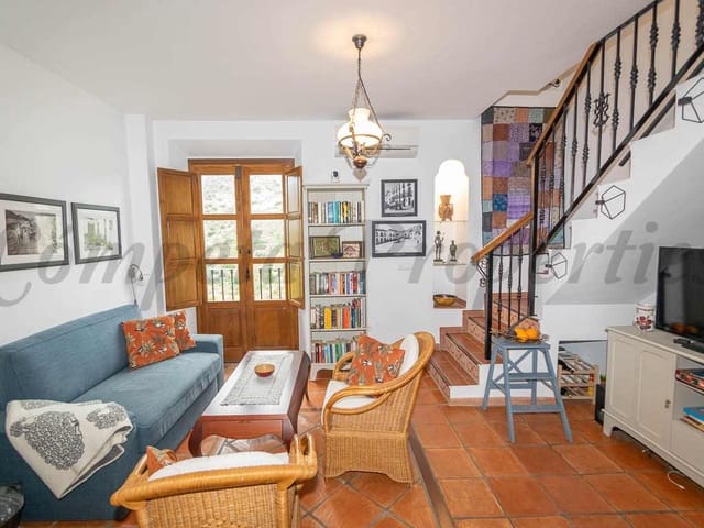 Image No.10-1 Bed Townhouse for sale