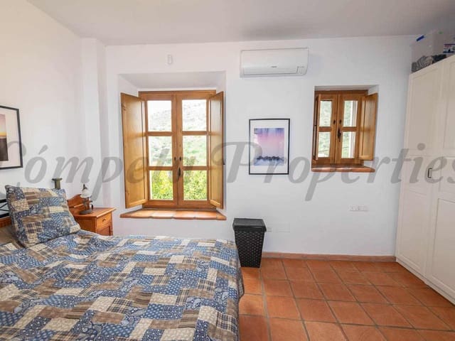 Image No.4-1 Bed Townhouse for sale