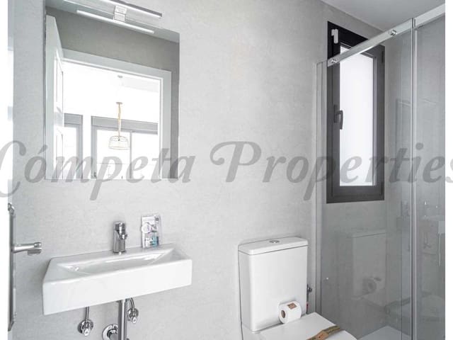 Image No.15-3 Bed Property for sale