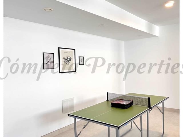 Image No.17-3 Bed Property for sale