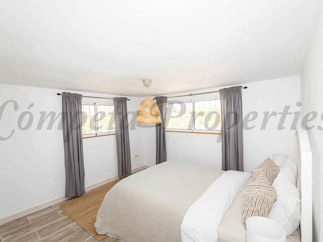 Image No.25-5 Bed Villa for sale