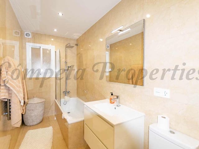 Image No.11-3 Bed Townhouse for sale