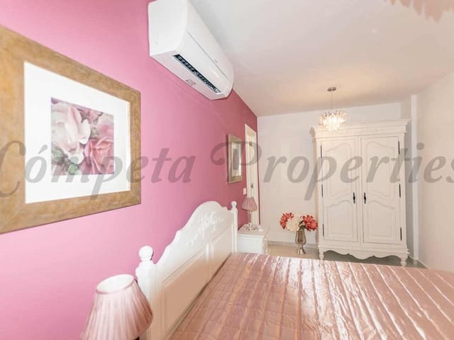 Image No.13-3 Bed Townhouse for sale