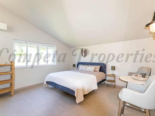 Image No.11-7 Bed Villa for sale