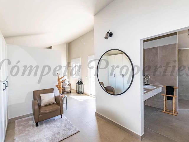 Image No.14-7 Bed Villa for sale