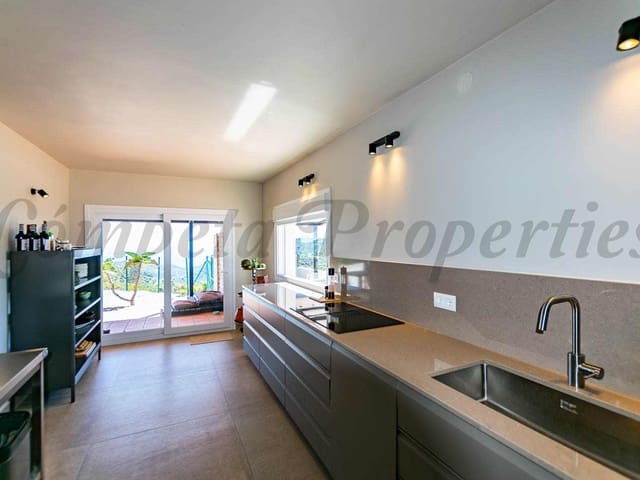 Image No.17-7 Bed Villa for sale