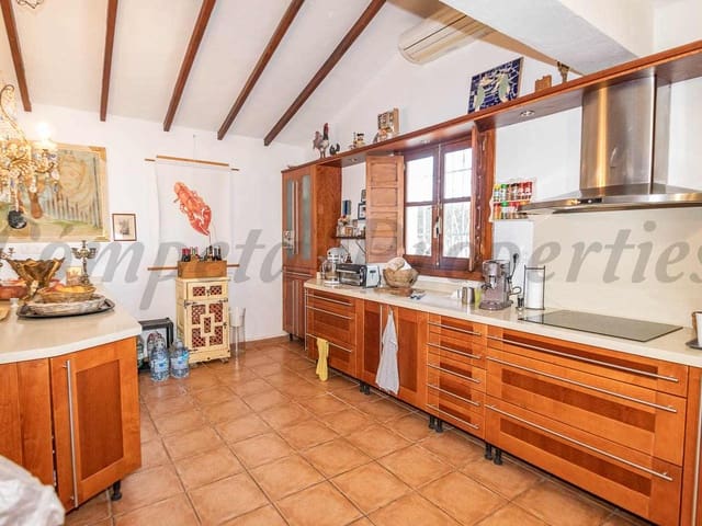 Image No.10-4 Bed Finca for sale