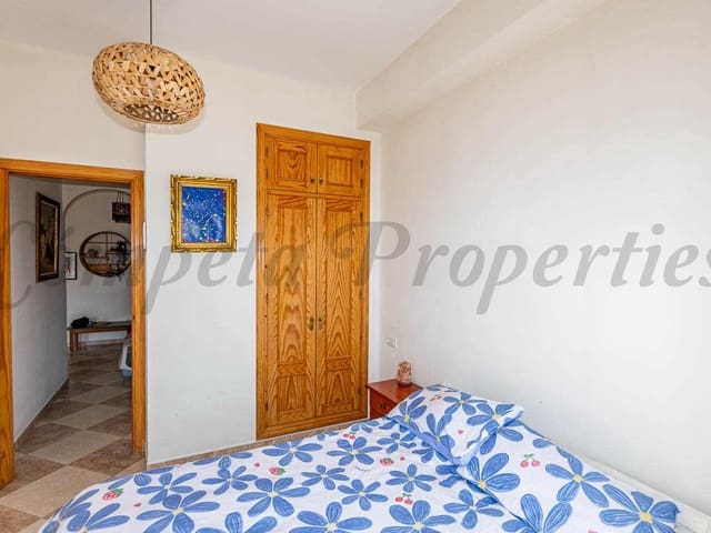 Image No.10-3 Bed Apartment for sale