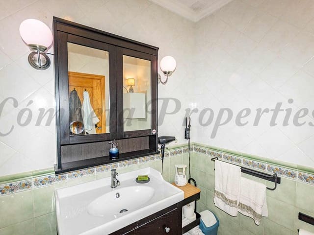 Image No.12-3 Bed Apartment for sale