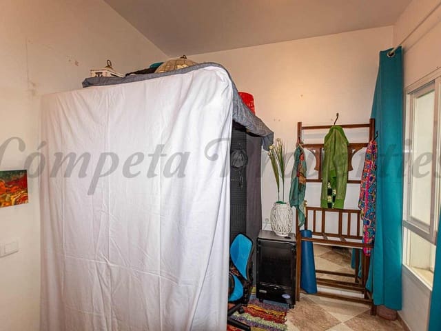 Image No.21-3 Bed Apartment for sale