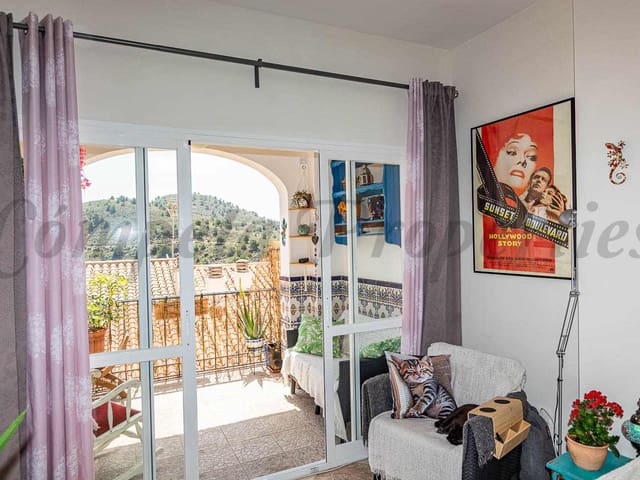 Image No.24-3 Bed Apartment for sale