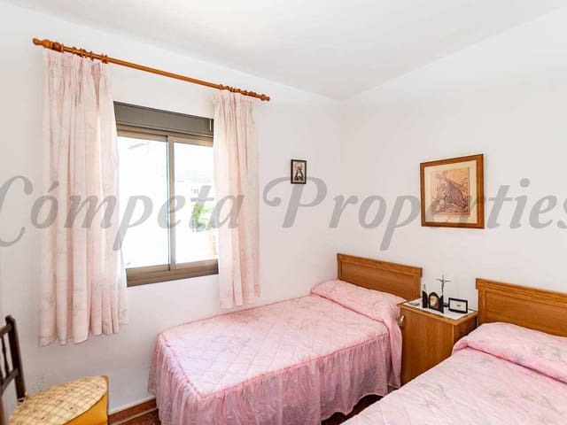 Image No.13-3 Bed Townhouse for sale