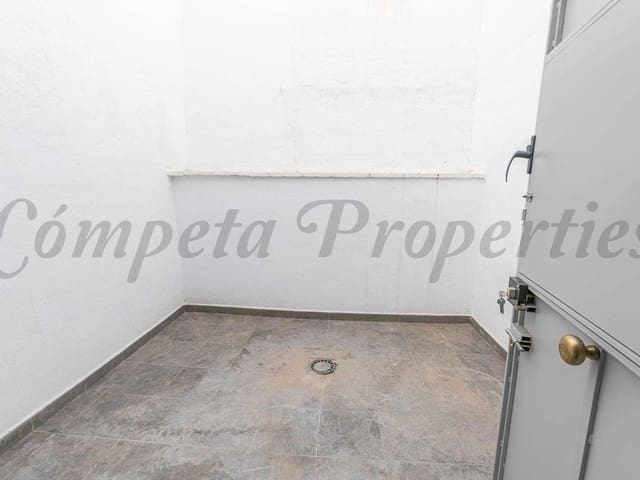 Image No.8-2 Bed Townhouse for sale