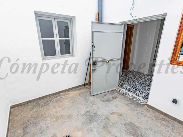 Image No.9-2 Bed Townhouse for sale