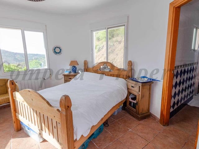 Image No.17-4 Bed Villa for sale