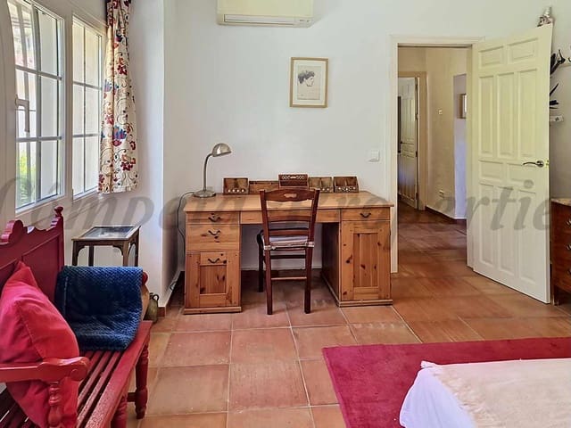 Image No.17-Villa de 4 chambres à vendre à Vélez-Málaga