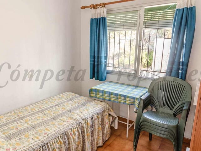 Image No.12-4 Bed Townhouse for sale