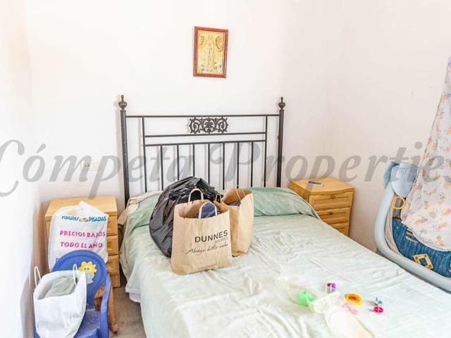 Image No.15-4 Bed Townhouse for sale