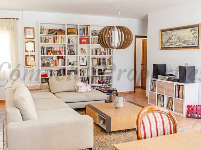 Image No.4-Villa de 4 chambres à vendre à Cómpeta