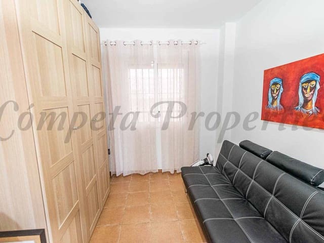 Image No.17-3 Bed Apartment for sale