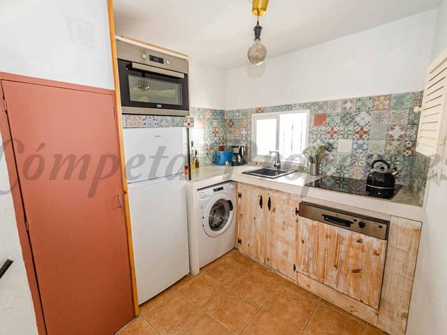 Image No.6-2 Bed Townhouse for sale