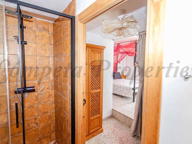 Image No.9-2 Bed Townhouse for sale