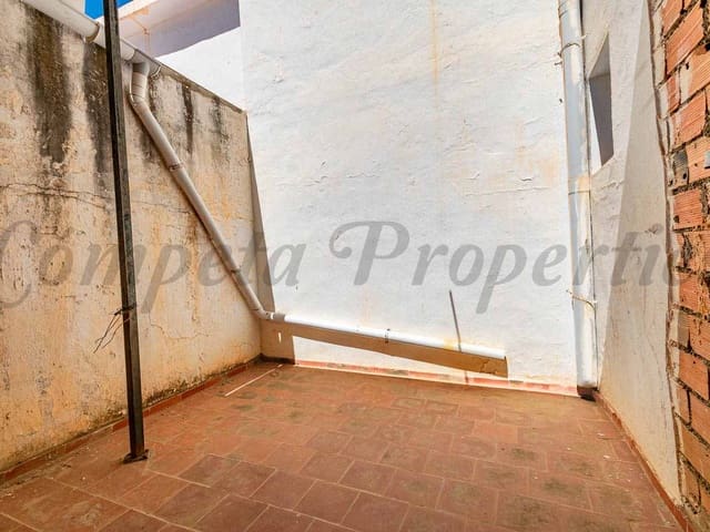 Image No.12-3 Bed Townhouse for sale