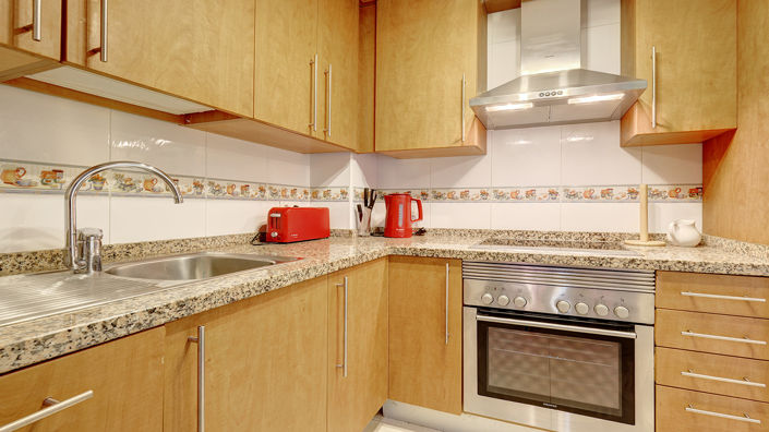 Image No.12-3 Bed Property for sale