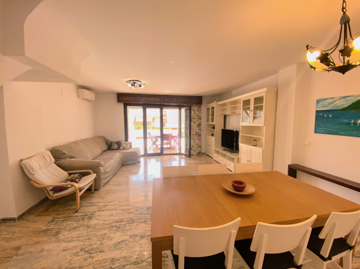 Image No.17-4 Bed Townhouse for sale