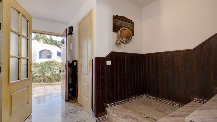 Image No.18-4 Bed Townhouse for sale