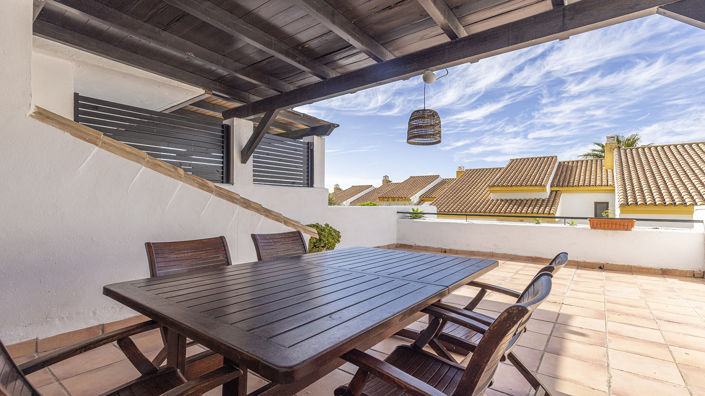 Image No.4-4 Bed Townhouse for sale