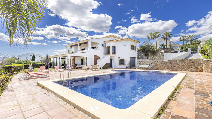 Image No.1-4 Bed Villa for sale