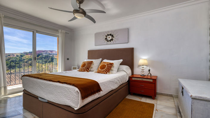 Image No.11-3 Bed Townhouse for sale