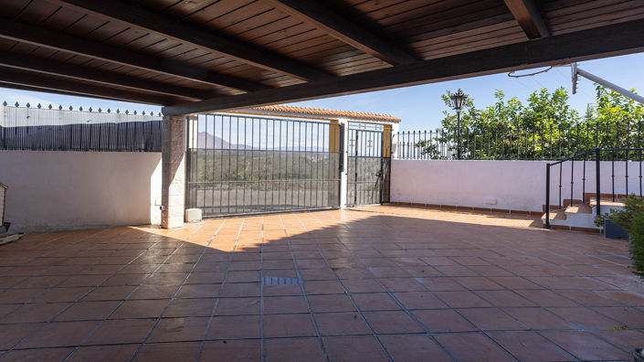 Image No.33-3 Bed Townhouse for sale